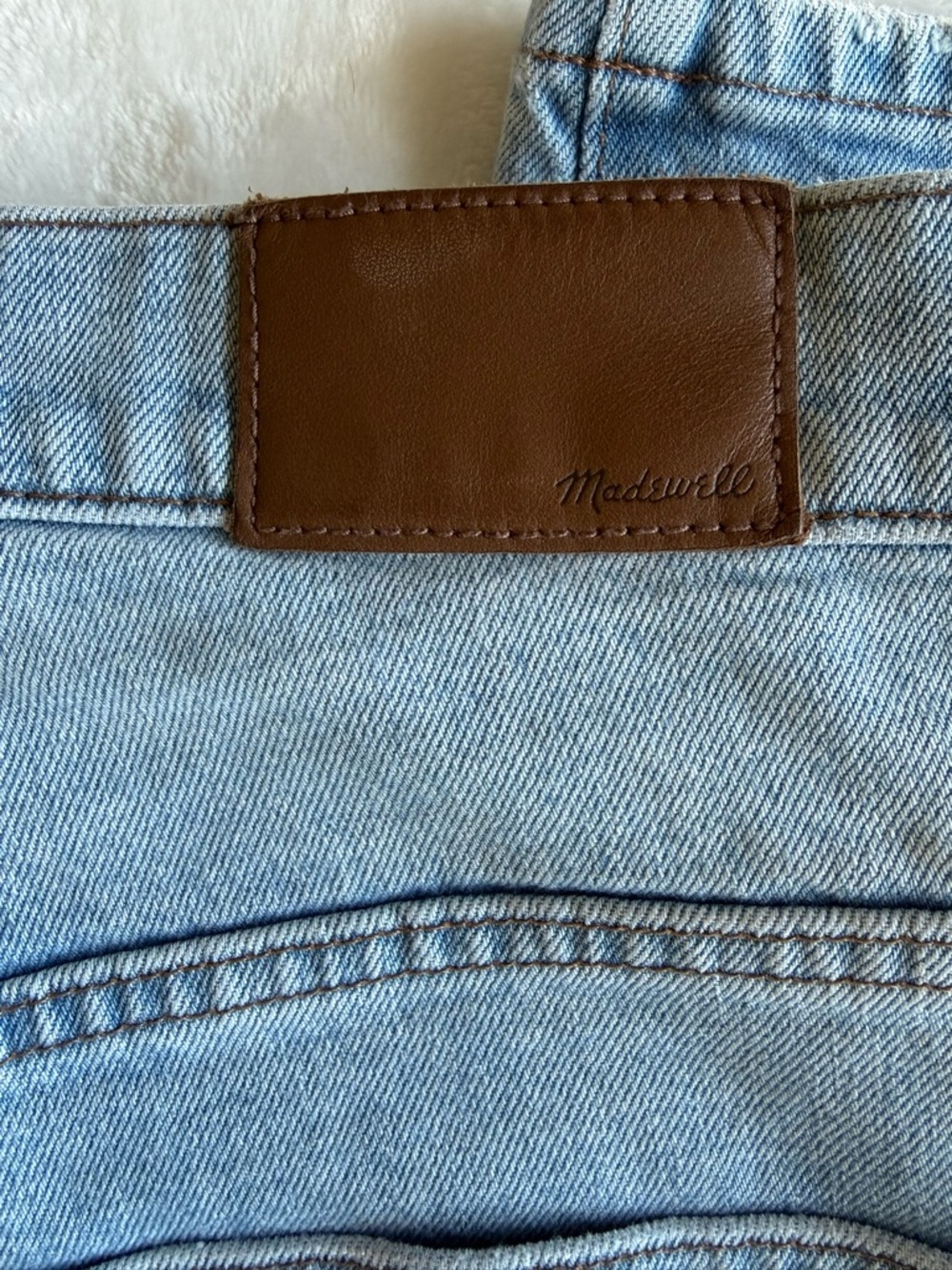 Madewell High-Rise Jeans in Light Blue - Picture 3 of 12